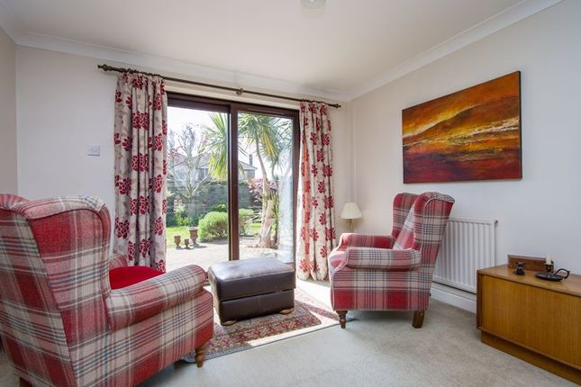 18, Maillards Haven, Penarth photo 3