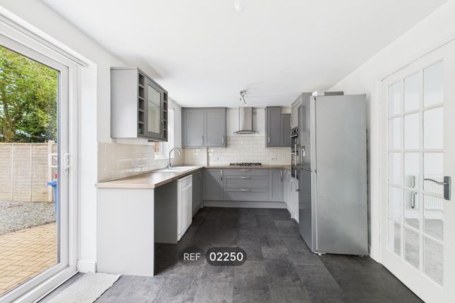 Carlton Rise, BEVERLEY photo 4