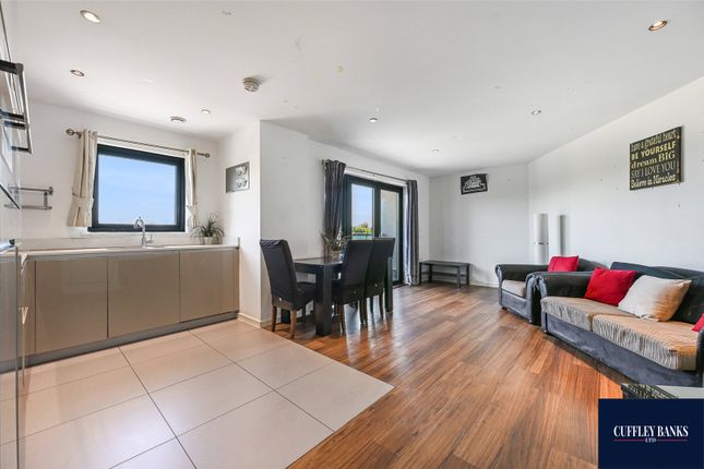 17, Williams Way, Middlesex photo 4