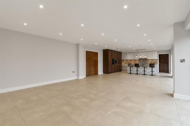 6, Hazelbrook, Walsall photo 3