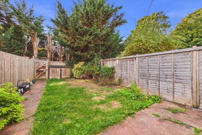 11, Maple Close, Maidenhead photo 4