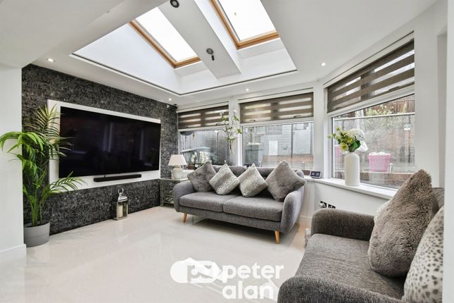 17, Hawthorn Drive, Merthyr Tydfil photo 2