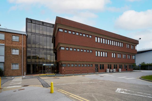 Office to let in Three Storey Office Block, 200 Clough Road, Hull, East Riding Of Yorkshire