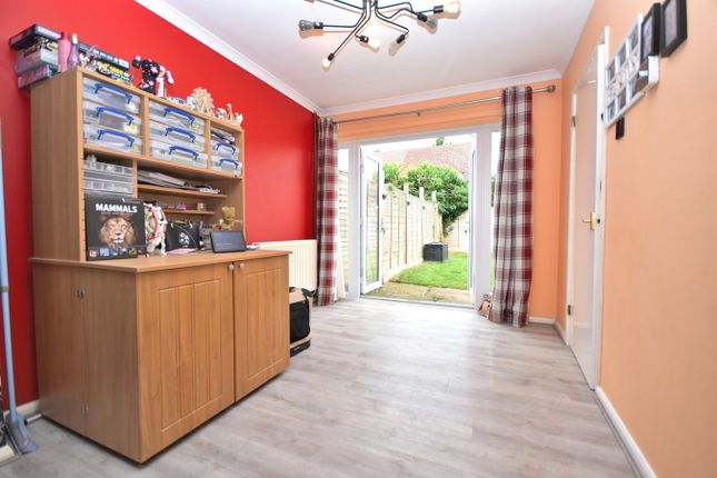 36, Glebe Road, Northampton photo 3