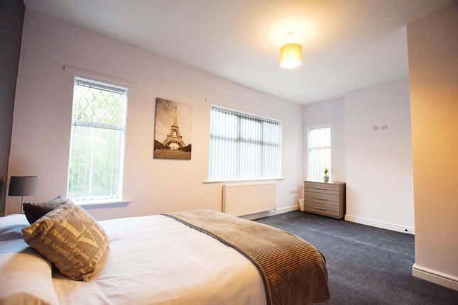 Thumbnail Room to rent in Room 5, 147 Hartshill Road, Stoke