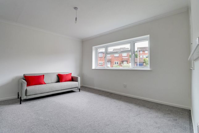 31, Mortain Drive, Berkhamsted photo 3