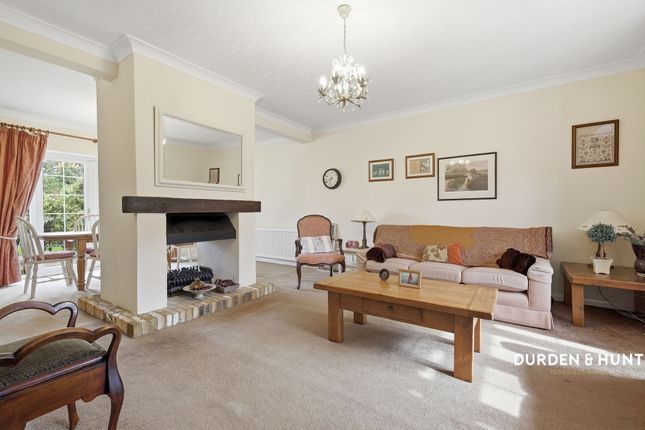 8 St. James Avenue, Ongar photo 3