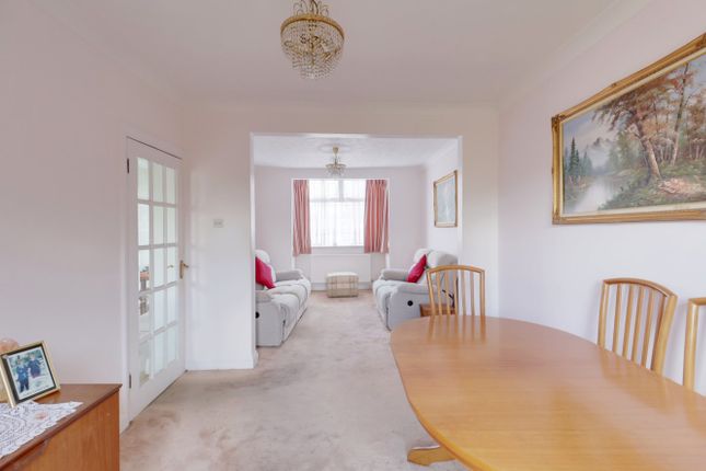 52, Spencer Road, Rainham photo 2