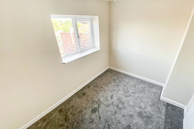 End terrace house for sale in Willoughby Road, Boston