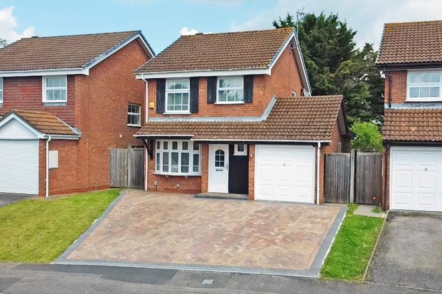 Detached house for sale in Kingsford Close, Woodley, Reading