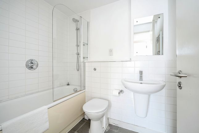 Flat for sale in Castle Quay, Castle Lane, Bedford, Bedfordshire