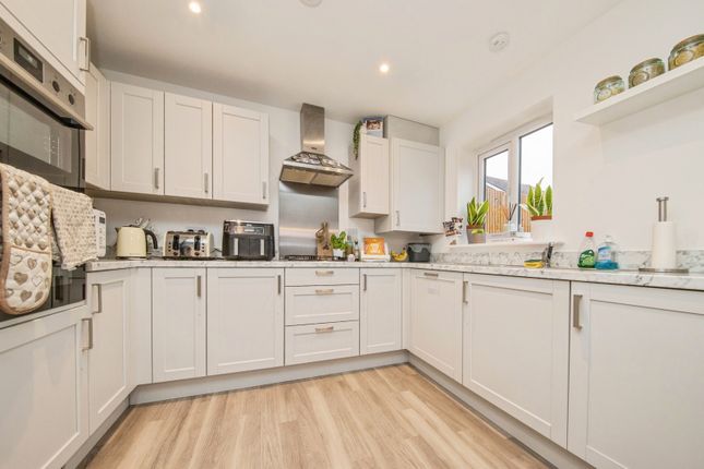 31, Wood View, Stowmarket photo 3