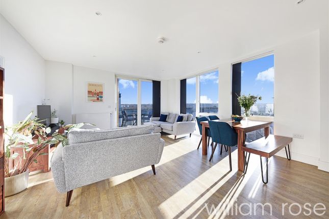 Flat for sale in Altius Court, Highams Park, London