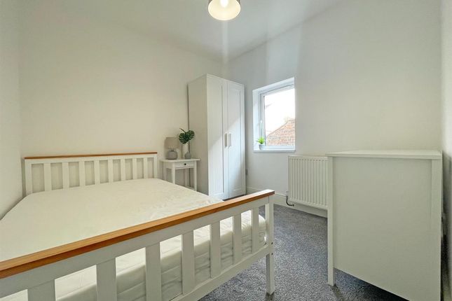 Room 3 14 Kempston Road, Bedford photo 2