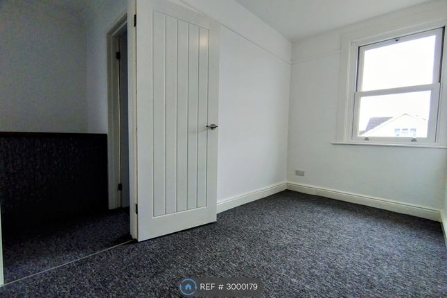 First Floor Flat A Cynthia Road, Parkstone, Poole photo 3