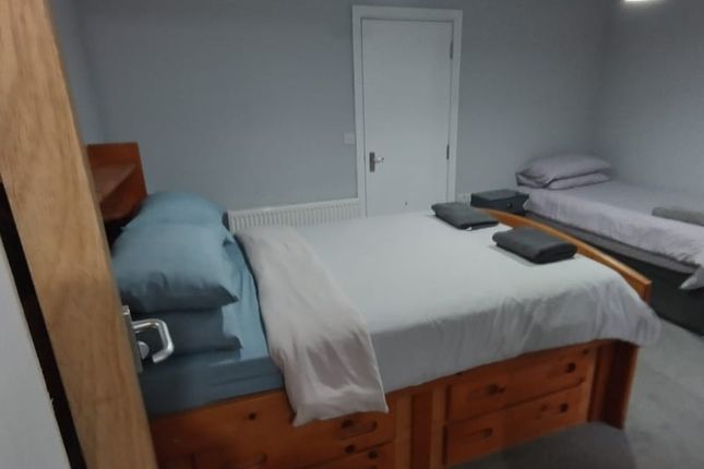 209, Caernarfon Road, Bangor photo 3