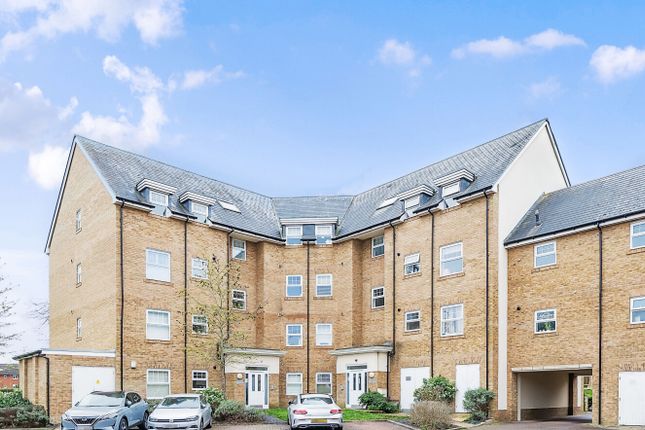 Flat for sale in Wells View Drive, Bromley, Kent
