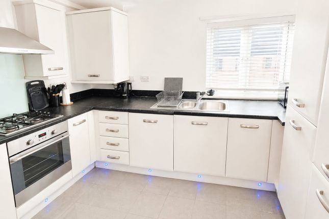 36, The Square, Loughton photo 2