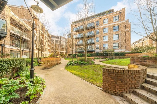 1-bed flat on Flat 28, Concord Court, Palladian Gardens, London, £350,000