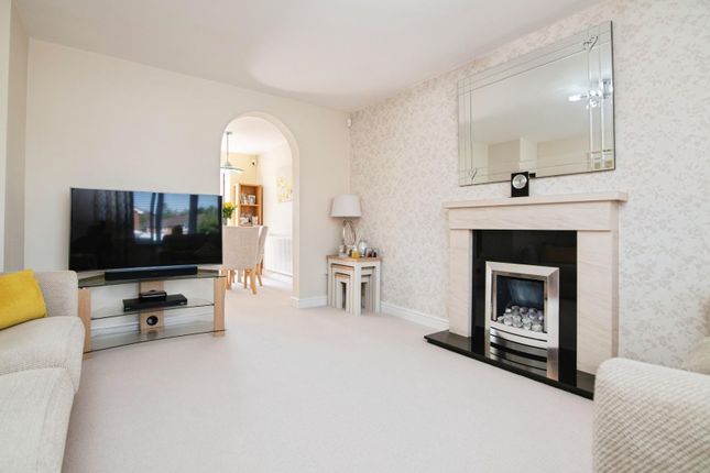 21, Balmoral View, Dudley photo 3