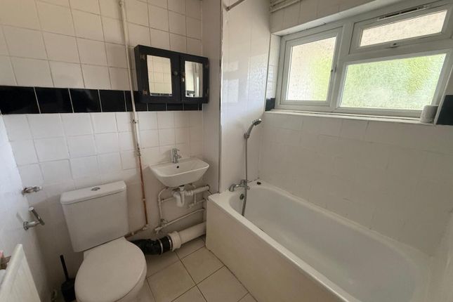 Flat 14, The Haven, Green Road, London photo 4