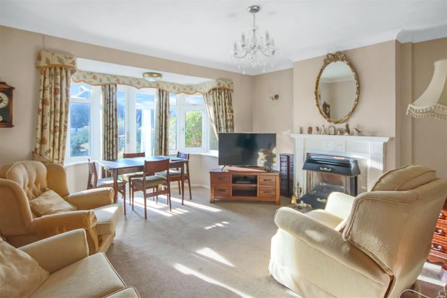 12, Benfield Crescent, Brighton photo 4
