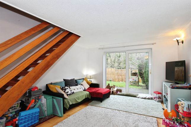 22, Ravensbrook, Cardiff photo 2