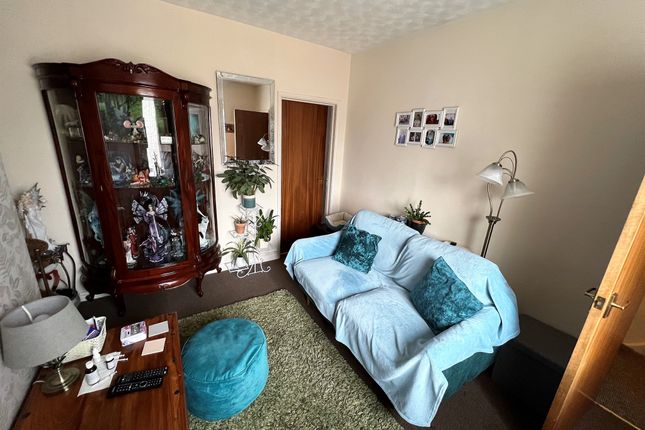 Flat for sale in Princes Street, Kettering