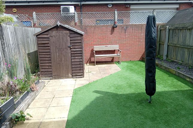 9, Mike Oborski Close, Kidderminster photo 4