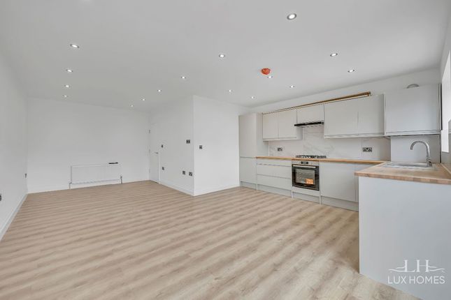110c Eyhurst Avenue, Hornchurch photo 2