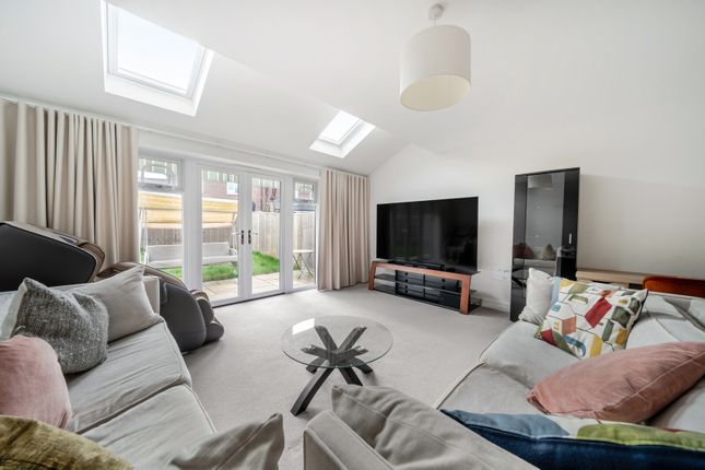 42, Lorimer Avenue, Cranleigh photo 2