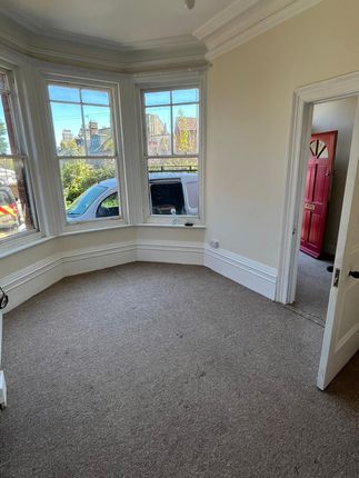 Flat 1, 62, Sedlescombe road, St Leonards-On-Sea photo 4
