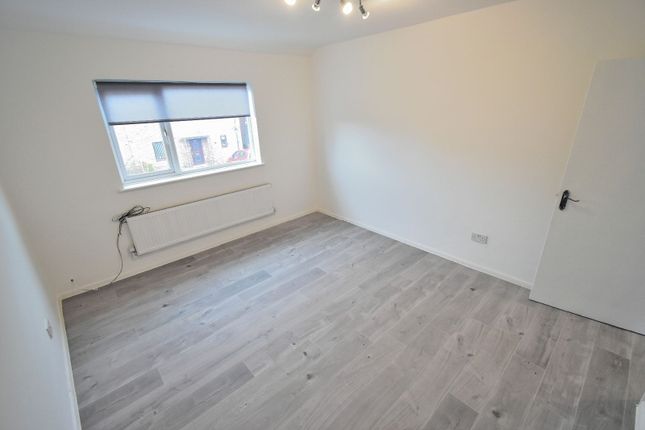 Detached house to rent in Crossgate Road, Dudley