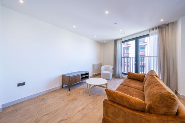 147, The Eades, 11 Selborne Road, London photo 4