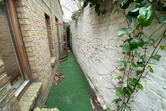 Lodge to rent in Liverpool Road N1, Barnsbury, London