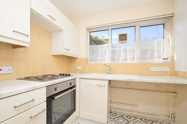 7 Bayle Court,, The Parade, Kent photo 4