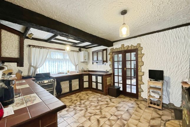 224, Berry Hill Lane, Mansfield photo 5