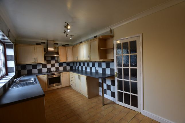 63, Lutton Grove, Peterborough photo 4