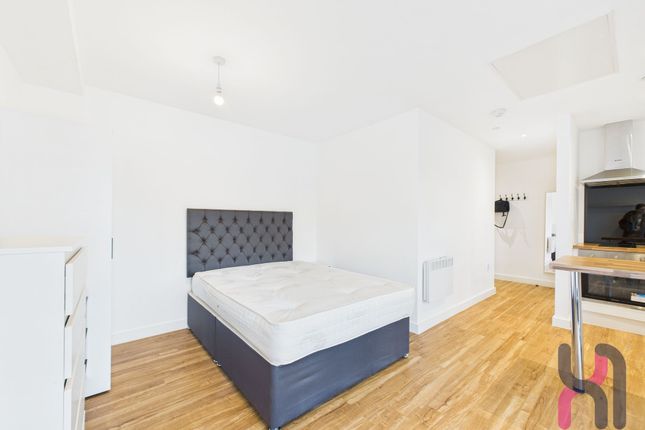 101C Manchester Waters, 5 Pomona Strand, Manchester photo 2