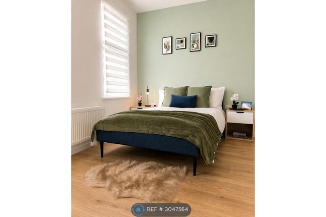 Flat, Swinley Lane, Wigan photo 5