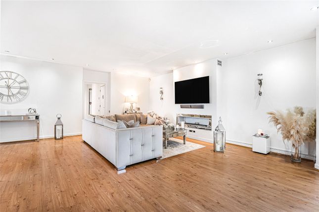 Apartment 305, 417, Wick Lane, London photo 4