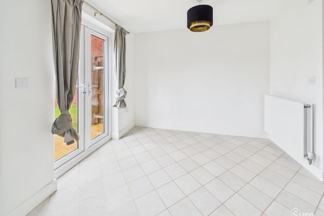 21 Battlestead Road, Burton-On-Trent photo 4