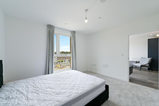 Perryfield Way, London photo 4