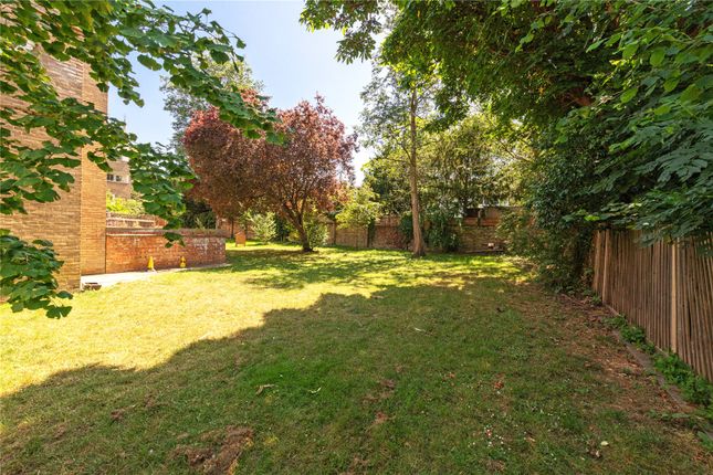 20, Nursery Close, London photo 4