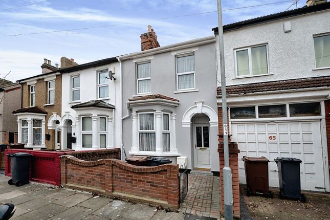 Terraced house for sale in Hainault Road, Romford