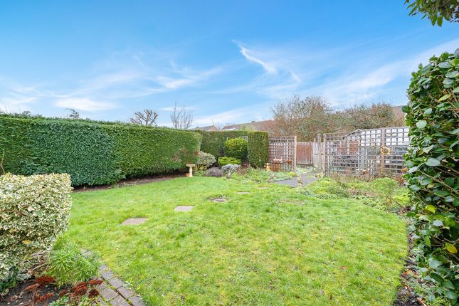 26, Gorsewood Road, Woking photo 2