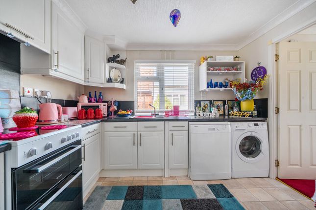 6, Newlands Drive, Newton Abbot photo 3