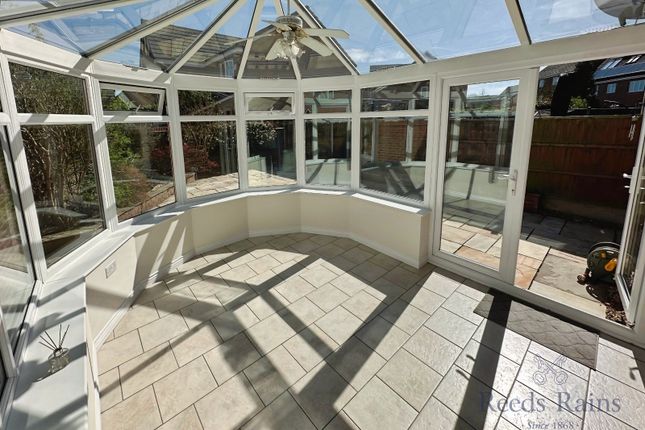 22, Gadwall Croft, Staffordshire photo 3