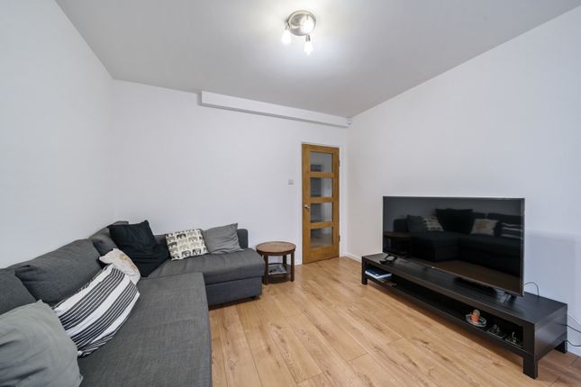 Flat for sale in Vancouver Road, Edgware, Middlesex