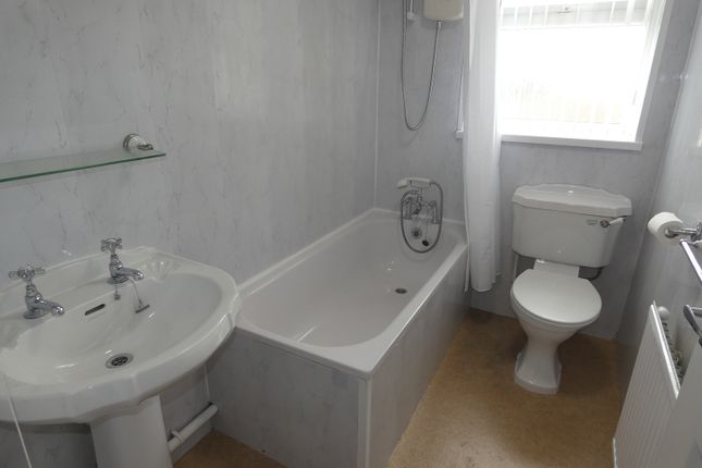 Mackworth Drive, Neath photo 4